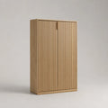 Armoire 120x55x180 cm en MDF chêne clair avec 2 portes battantes rainurées